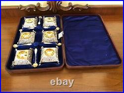 ANTIQUE BOXED SET OF 6 SILVER & GILT TABLE SALTS SALT CELLARS & SPOONS 1800s