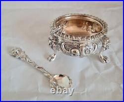 Antique sterling silver salt cellar & spoon. London 1868. By Robert Harper