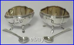 Cased Set of 2 Antique Sterling Silver Salt Cellars & Spoons Hallmarked 1908